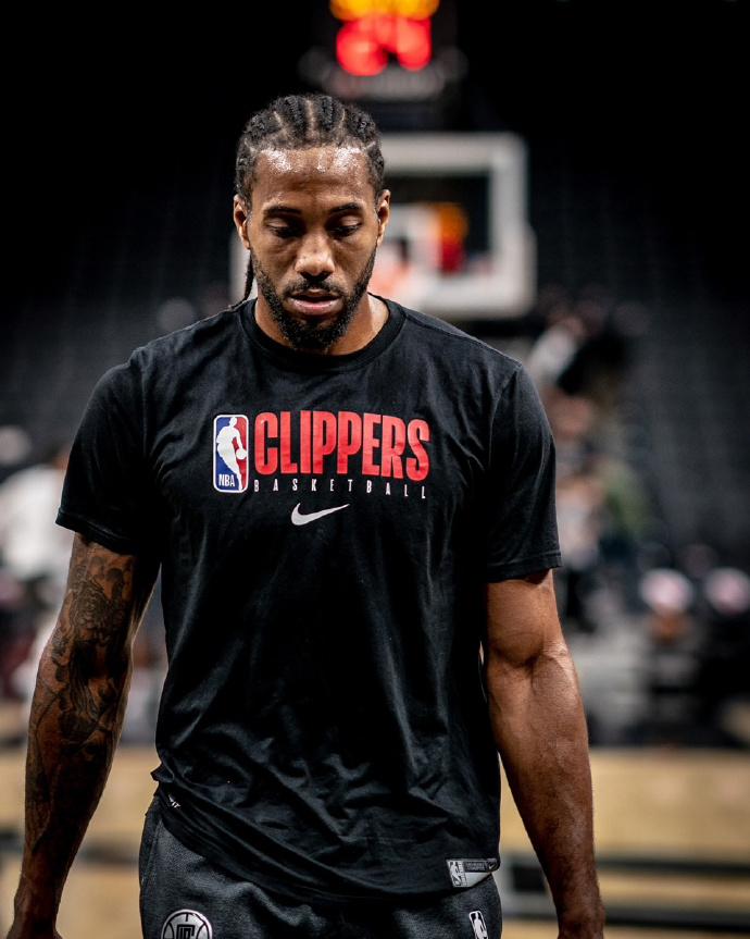 在这个攻守 在这个攻守